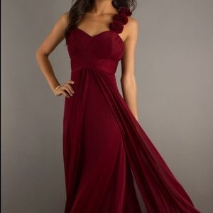 Sleeveless Full-Length Formal Sweetheart Dress